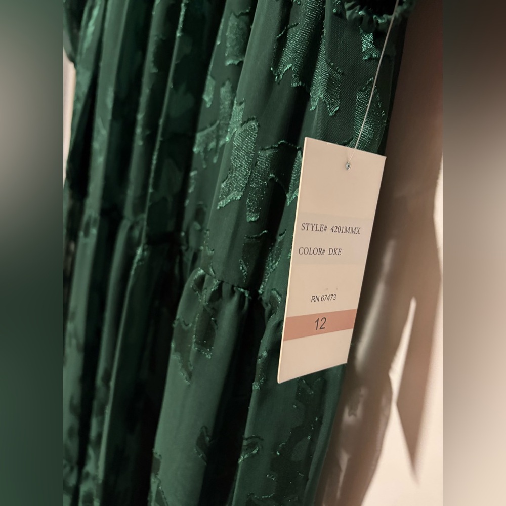 💚Elegant Green Taylor Dress💚 - Picture 4 of 10
